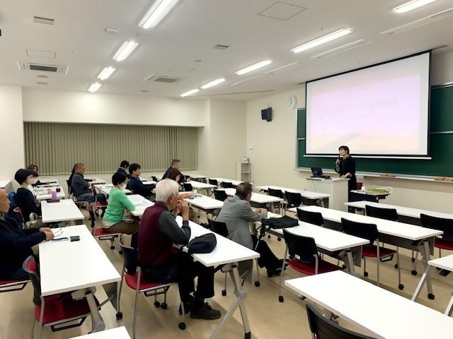 公立小松大学中央キャンパスでの講座の様子